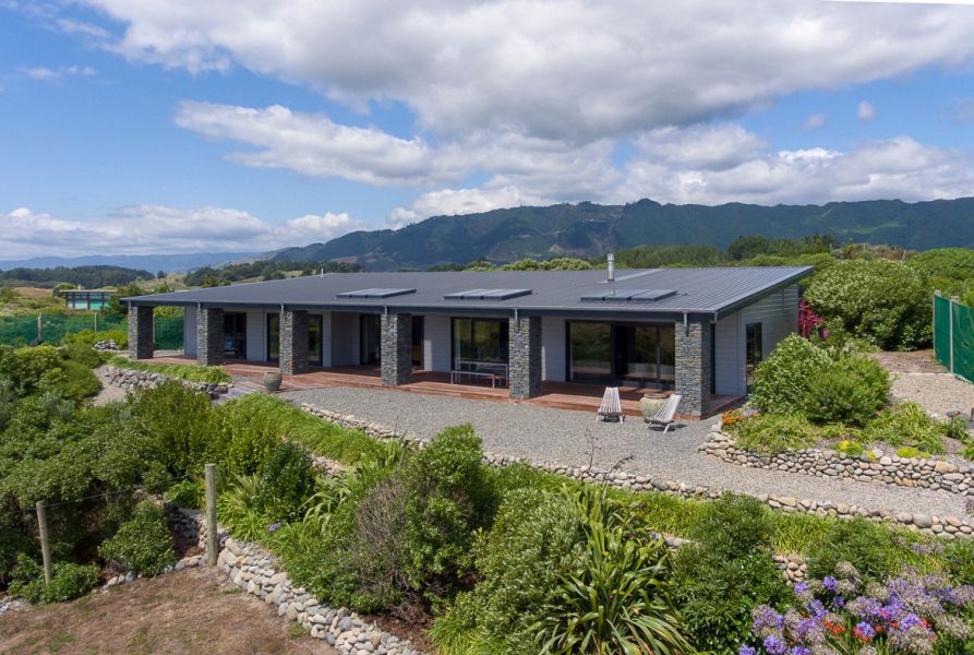 Holiday Home Peka Peka image 0