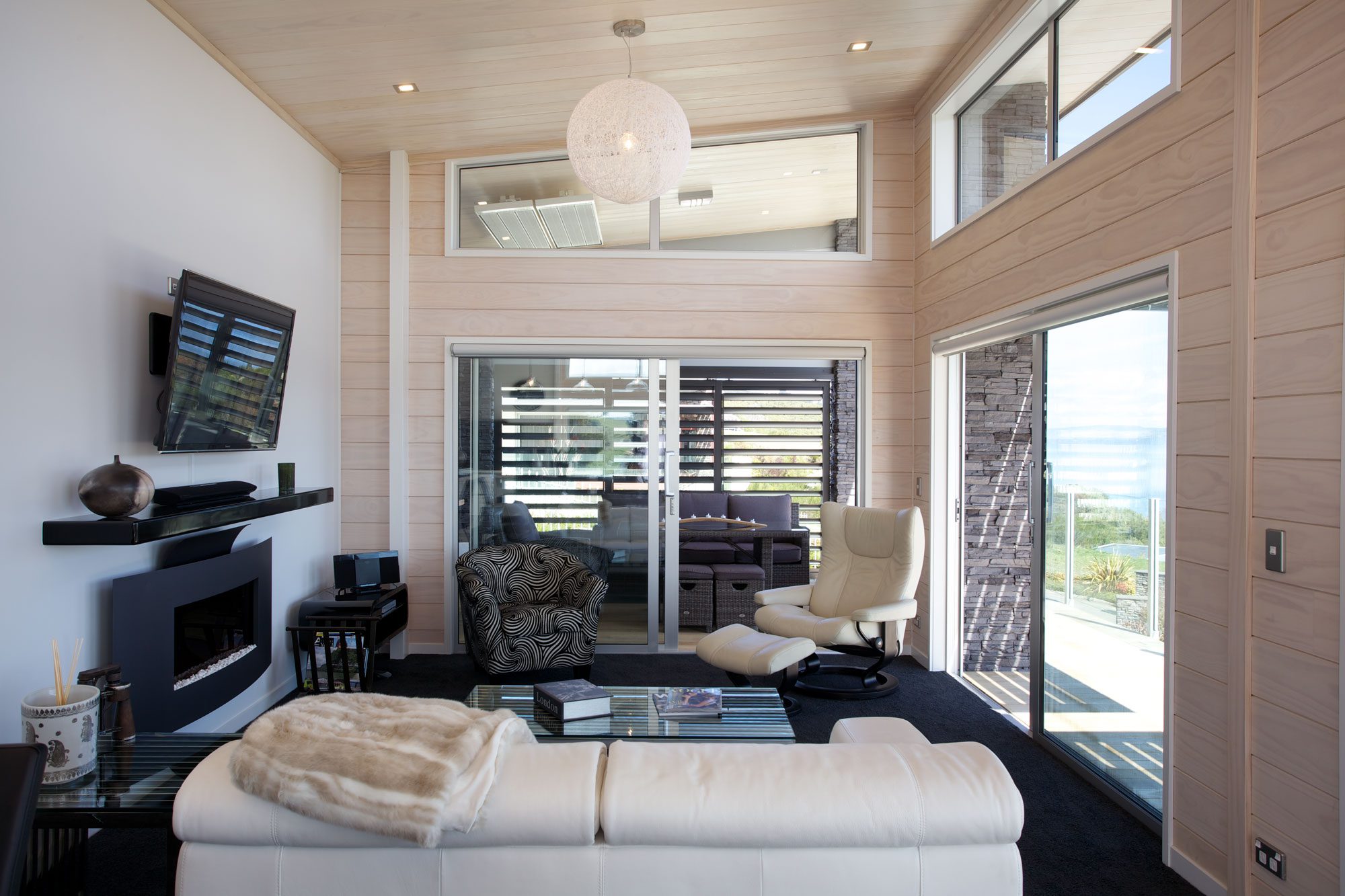 Turangi Lakeside Retreat 3