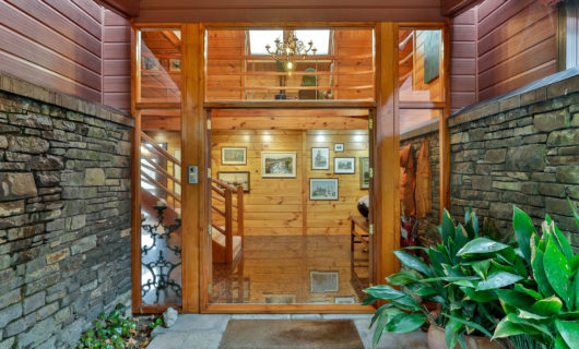 Lockwood Home Lodge Entry and Foyer