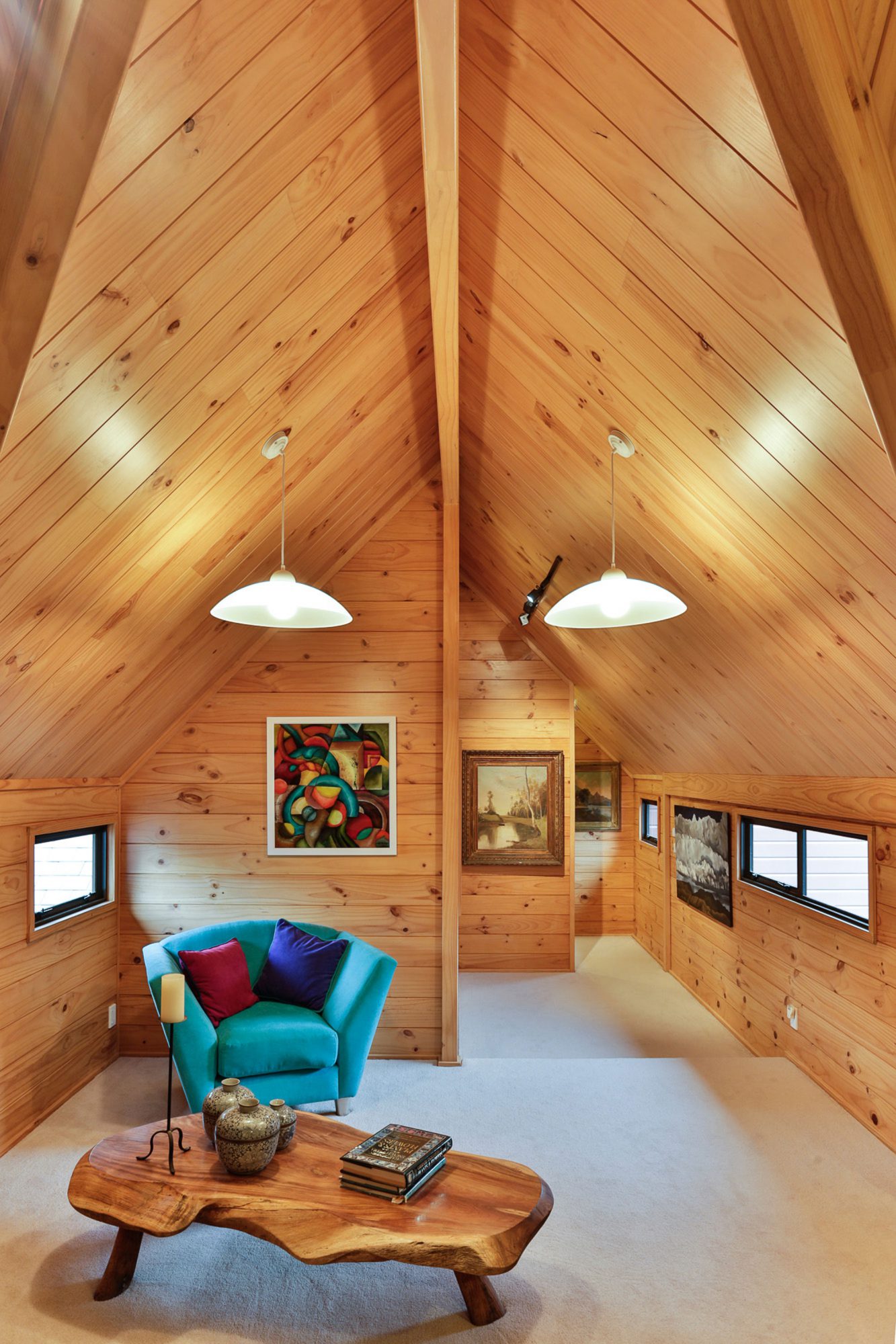 Natural interior Lakeside Lodge