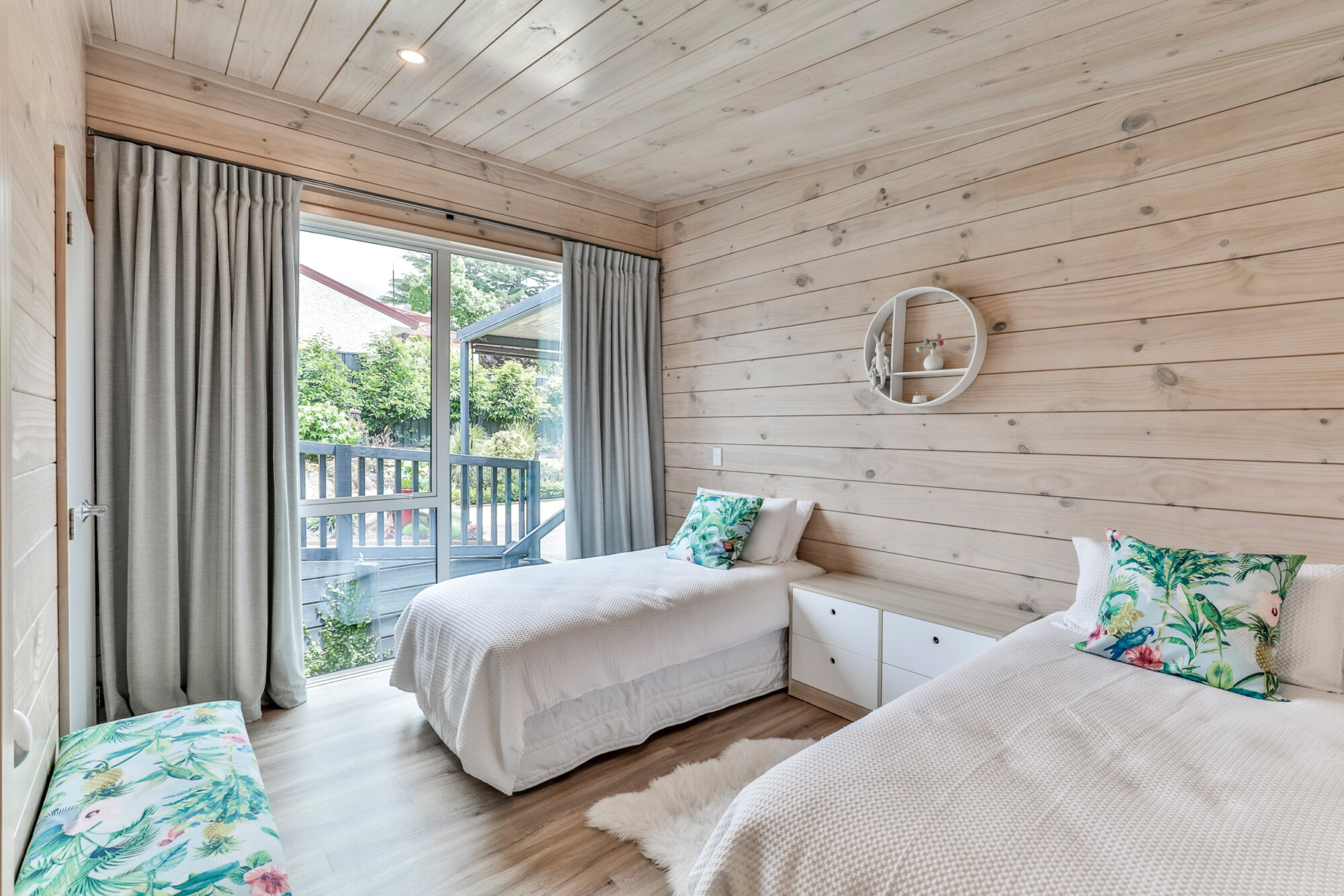 Lockwood Single beds in bedroom